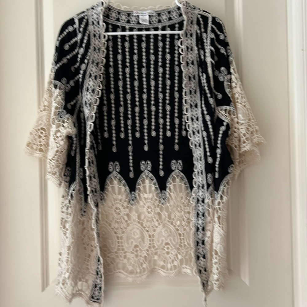 London Kaye womens Crocheted embroidered Shrug short sleeves size OS black white